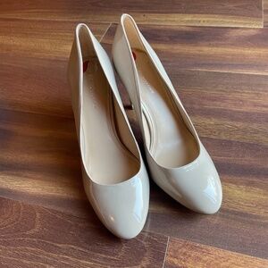 🌿SALE🌿 Nude Pump Heels size 10